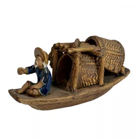 Keramická figurka V přední části lodi