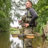 Korum Compact Bait Waiter Set Držák na boxy na nástrahy s nádobami